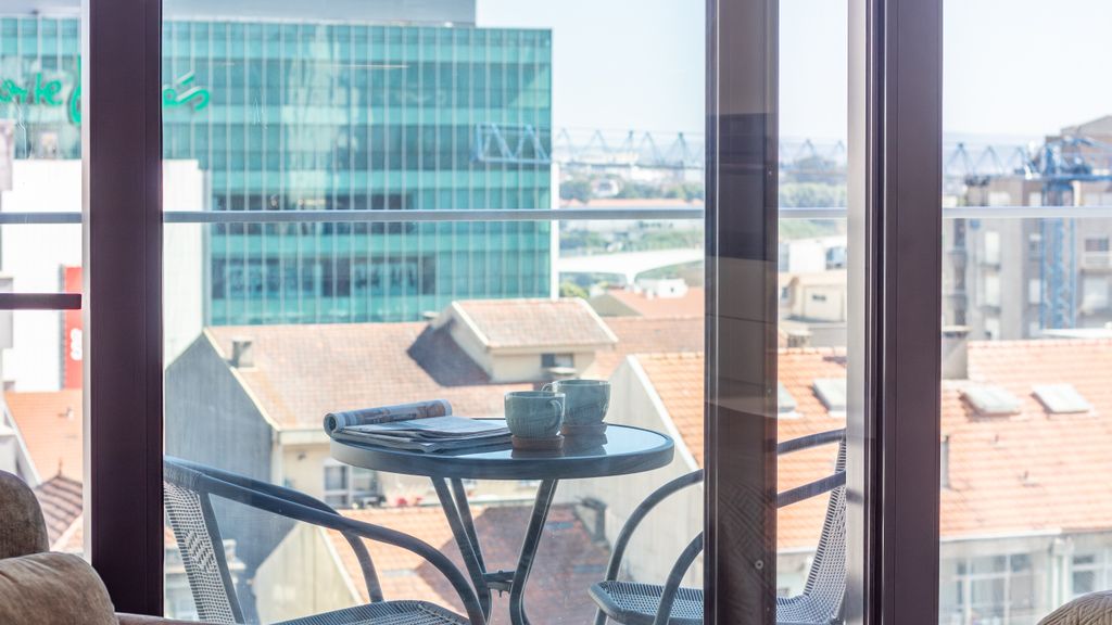 Chic Studio Near Metro & Shopping by LovelyStay