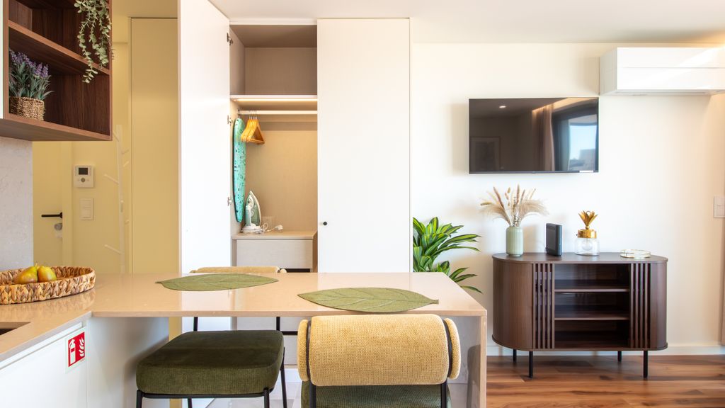 Chic Studio Near Metro & Shopping by LovelyStay