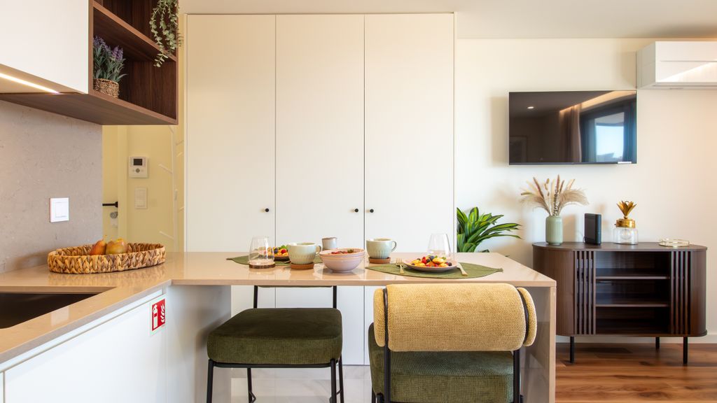 Chic Studio Near Metro & Shopping by LovelyStay