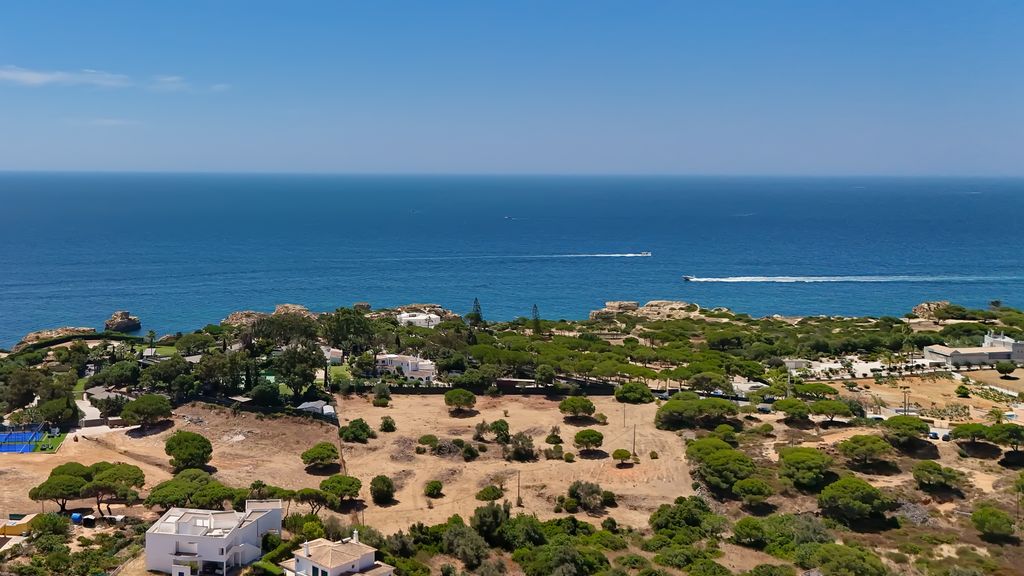 Villa Rosal with Private Pool by LovelyStay