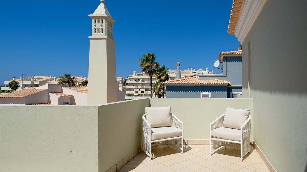 Villa Rosal with Private Pool by LovelyStay