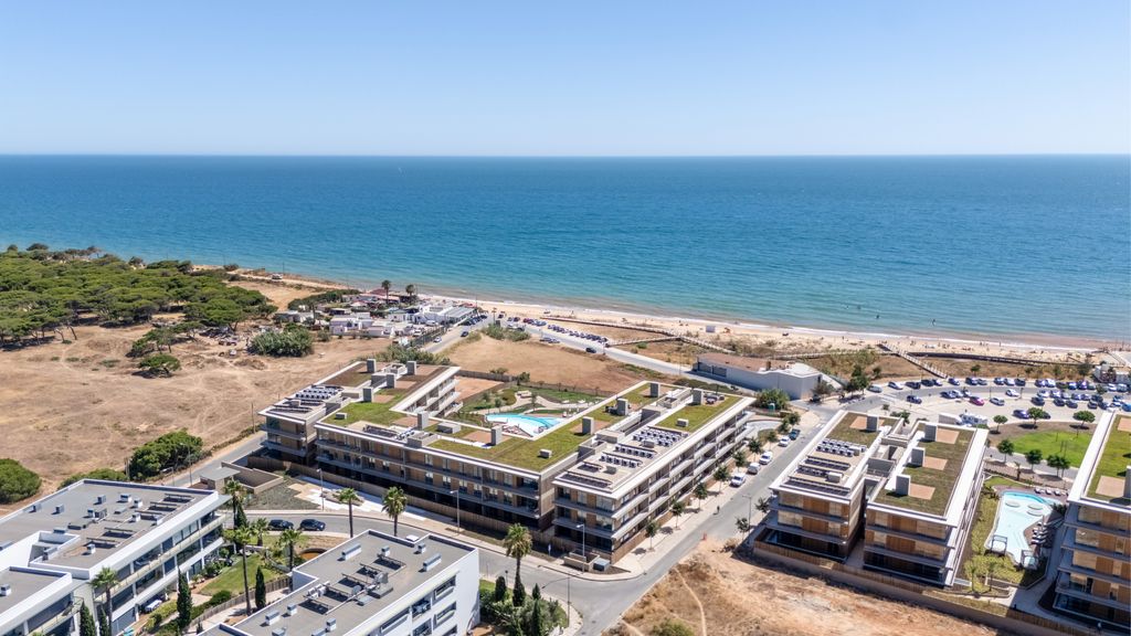 Luxury 1Bdr Flat w/Pool in Quarteira by LovelyStay