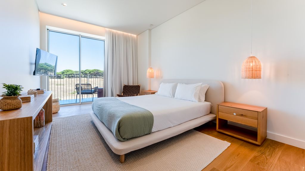 Luxury 1Bdr Flat w/Pool in Quarteira by LovelyStay