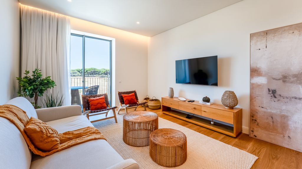 Luxury 1Bdr Flat w/Pool in Quarteira by LovelyStay