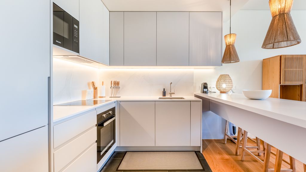 Luxury 2Bdr Flat w/Pool in Quarteira by LovelyStay