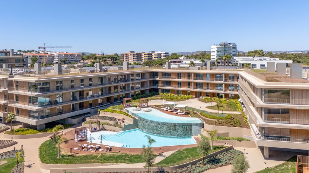 Luxury 2Bdr Flat w/Pool in Quarteira by LovelyStay