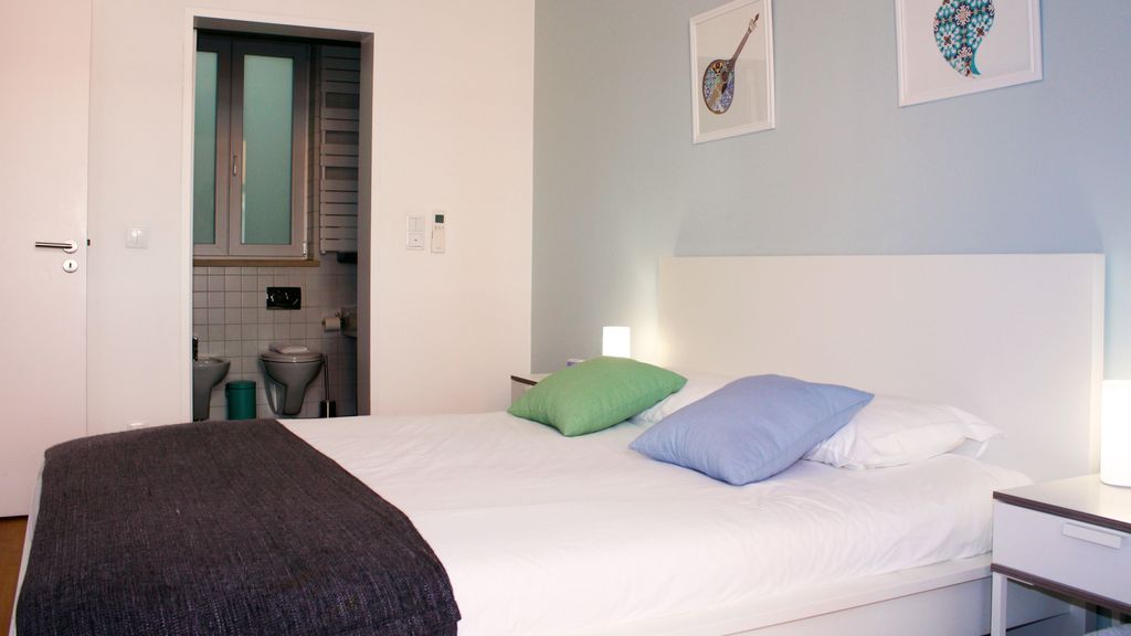 Sunny 3BDR Apartment in Graça by LovelyStay