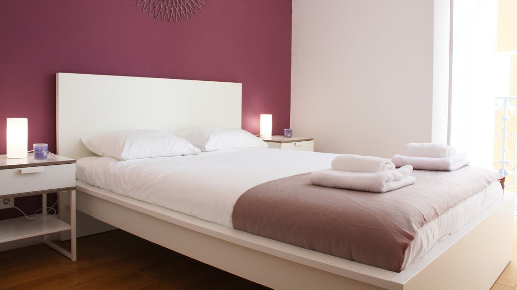Sunny 3BDR Apartment in Graça by LovelyStay