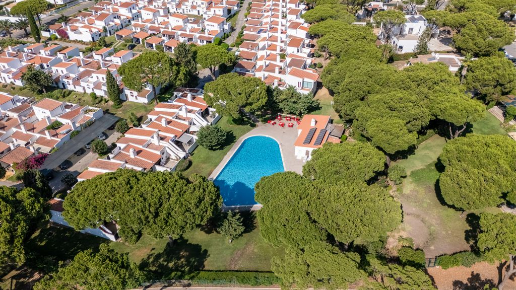 Villa Ipanema Poolside Living by LovelyStay