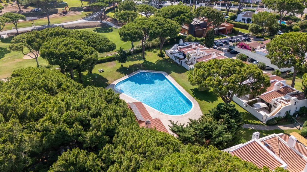 Villa Ipanema Poolside Living by LovelyStay