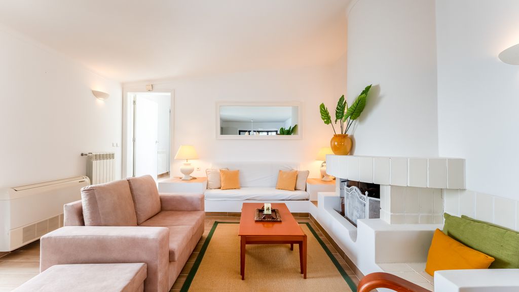 Villa Ipanema Poolside Living by LovelyStay