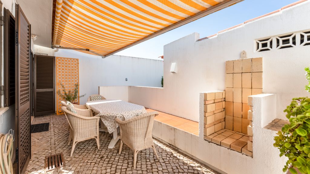 Villa Ipanema Poolside Living by LovelyStay