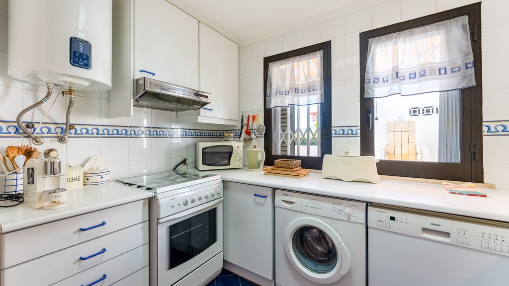 Villa Ipanema Poolside Living by LovelyStay