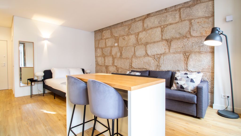 Caldeireiros 95 | Stylish Studio by LovelyStay