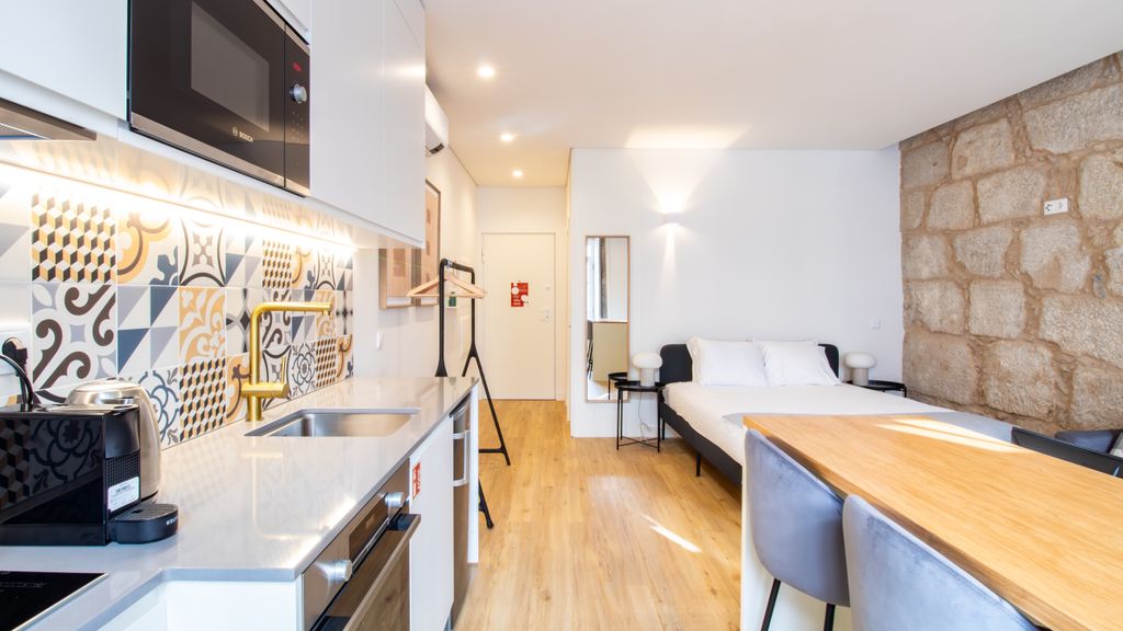 Caldeireiros 95 | Stylish Studio by LovelyStay