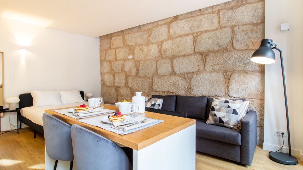 Caldeireiros 95 | Stylish Studio by LovelyStay