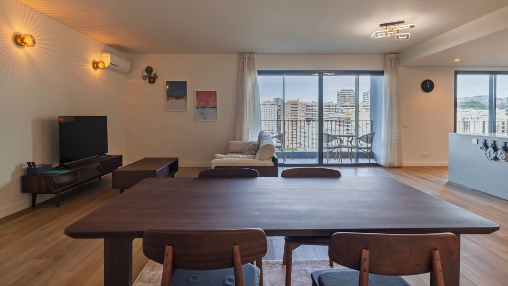 Gorgeous Apartment with city view by LovelyStay