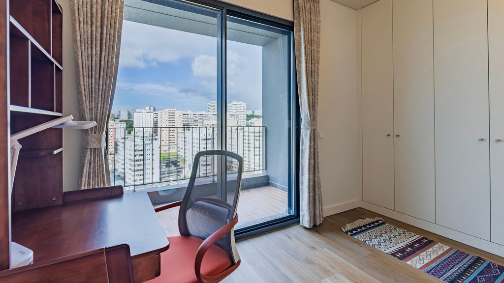 Gorgeous Apartment with city view by LovelyStay