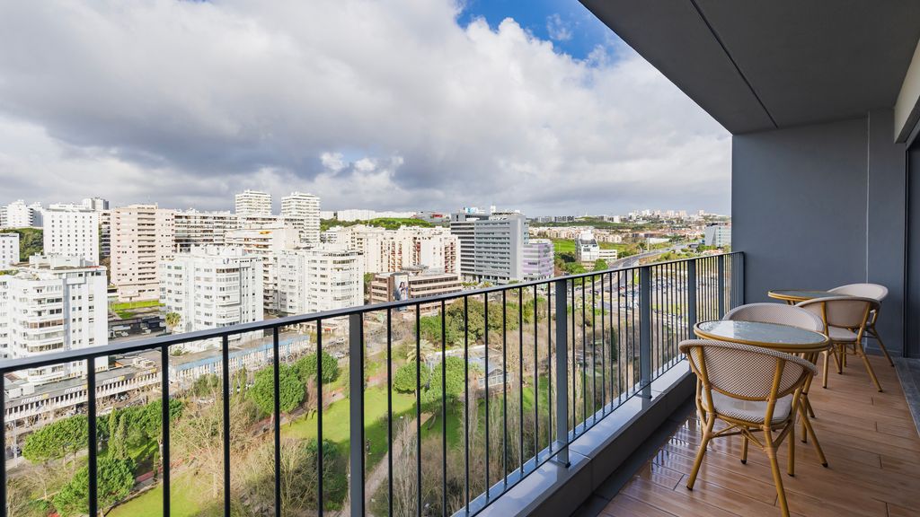 Gorgeous Apartment with city view by LovelyStay