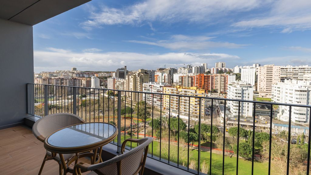 Gorgeous Apartment with city view by LovelyStay
