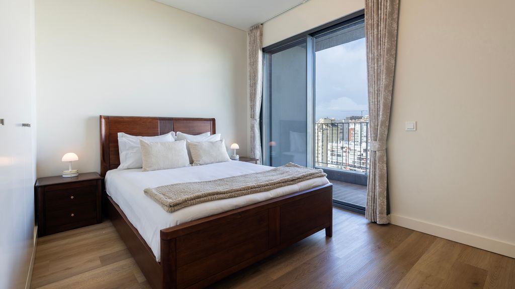 Gorgeous Apartment with city view by LovelyStay