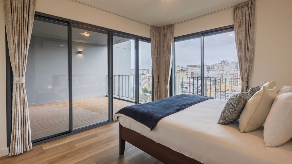 Gorgeous Apartment with city view by LovelyStay