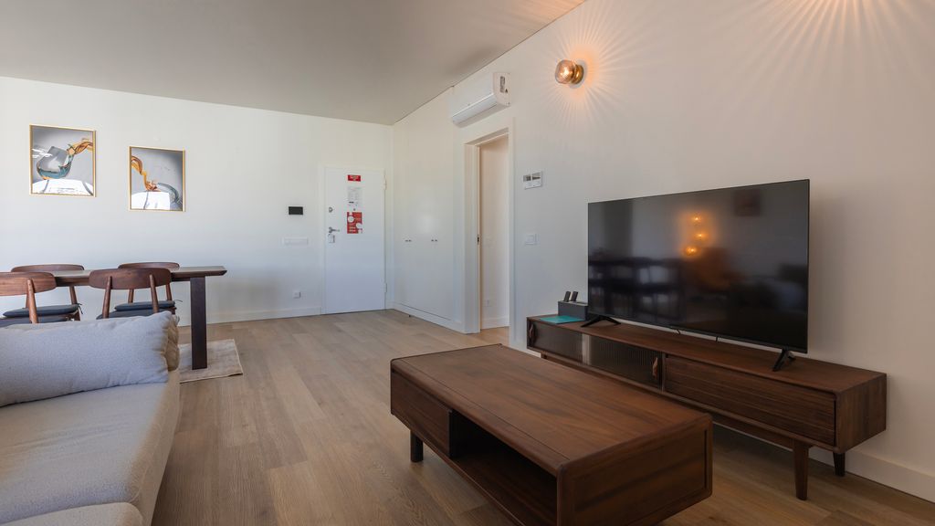Gorgeous Apartment with city view by LovelyStay