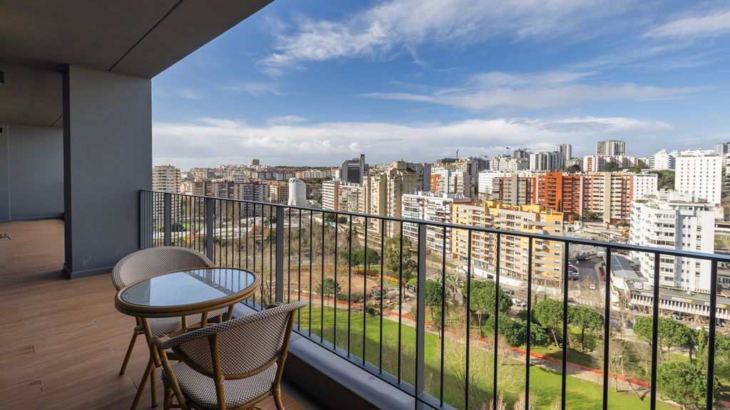 Gorgeous Apartment with city view by LovelyStay