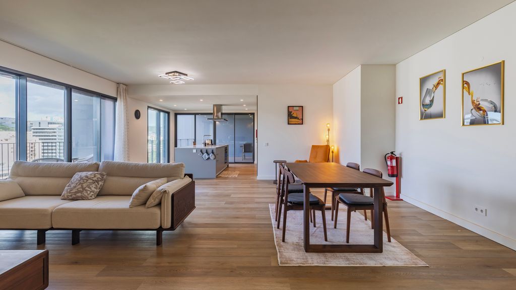 Gorgeous Apartment with city view by LovelyStay