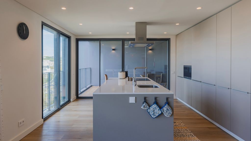 Gorgeous Apartment with city view by LovelyStay