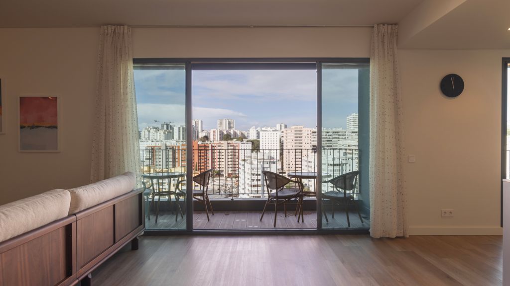 Gorgeous Apartment with city view by LovelyStay