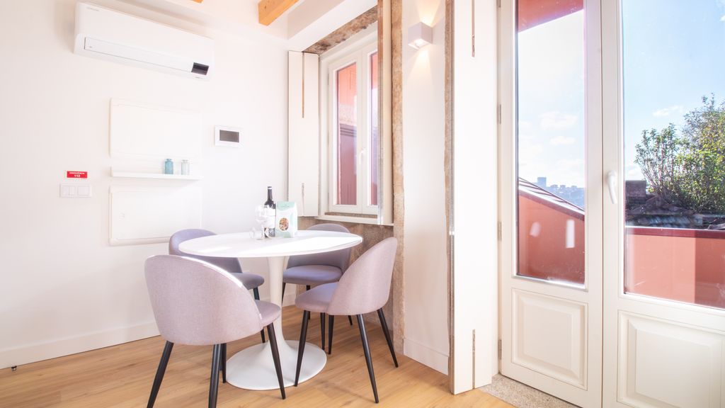 Caldeireiros 95 | Duplex Wonder by LovelyStay