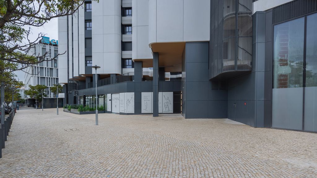 Upscale 1BDR with Pool & Parking by LovelyStay