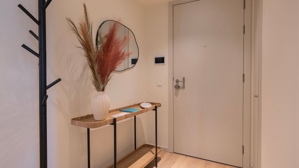 Upscale 1BDR with Pool & Parking by LovelyStay