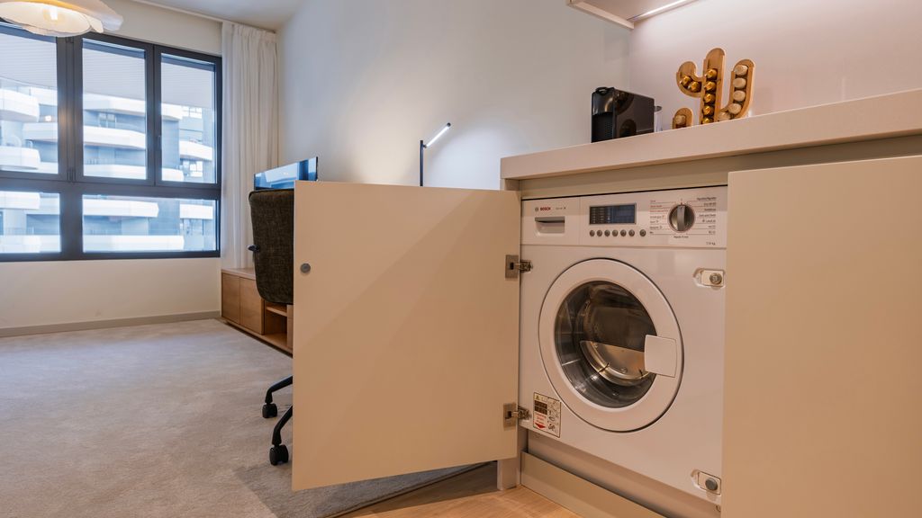Upscale 1BDR with Pool & Parking by LovelyStay