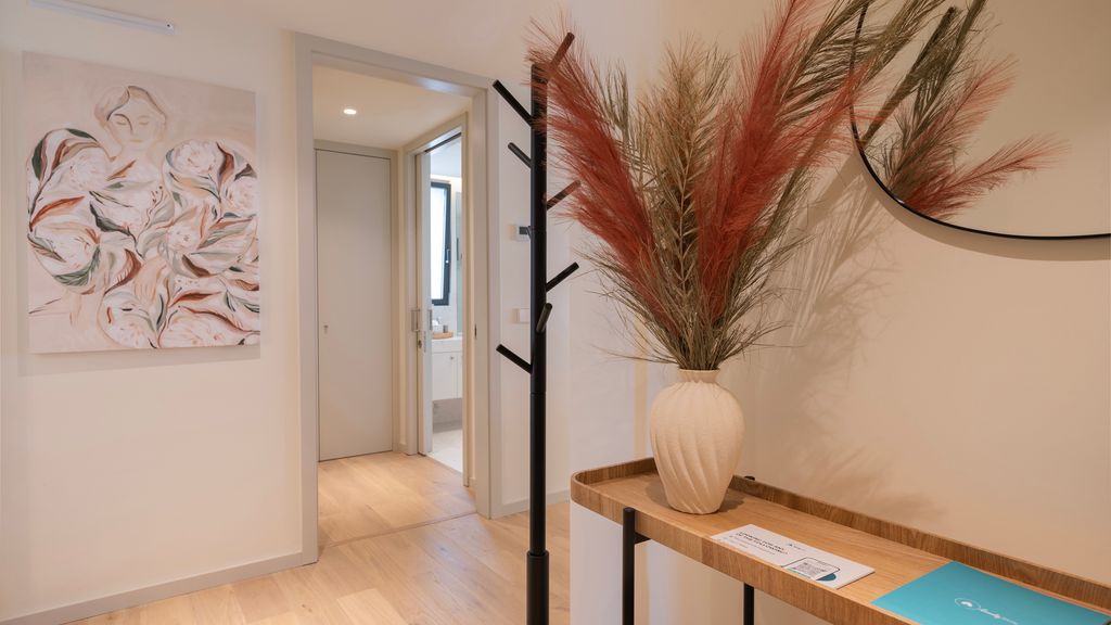 Upscale 1BDR with Pool & Parking by LovelyStay