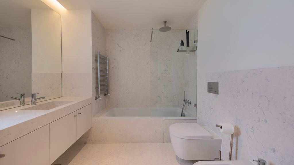 Upscale 1BDR with Pool & Parking by LovelyStay