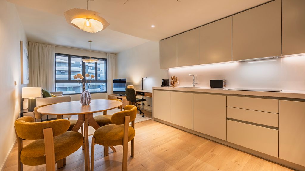 Upscale 1BDR with Pool & Parking by LovelyStay
