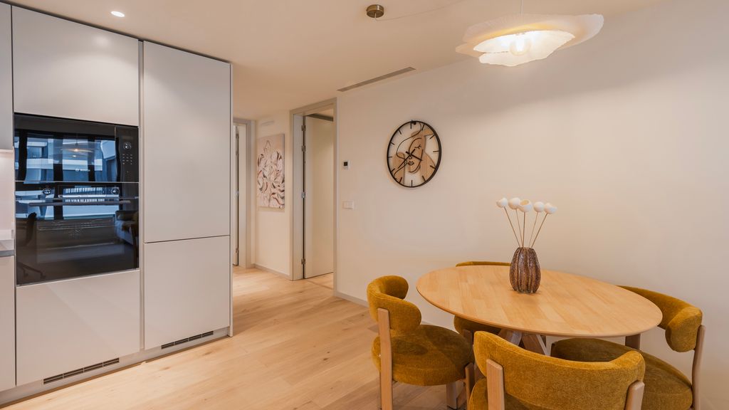 Upscale 1BDR with Pool & Parking by LovelyStay