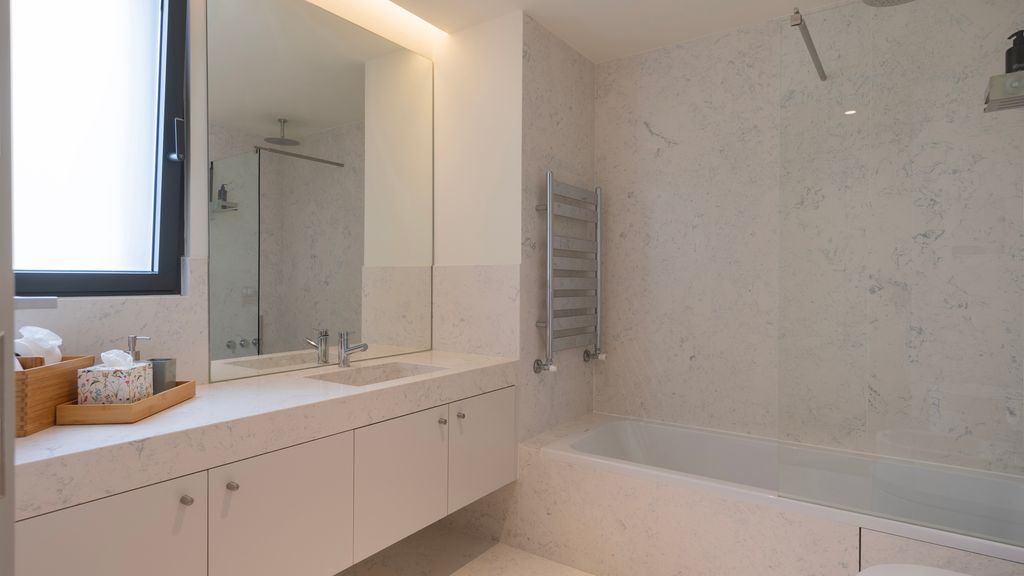 Upscale 1BDR with Pool & Parking by LovelyStay