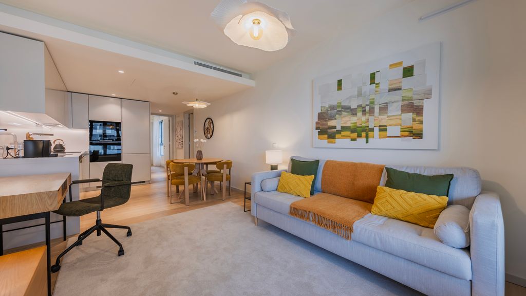 Upscale 1BDR with Pool & Parking by LovelyStay