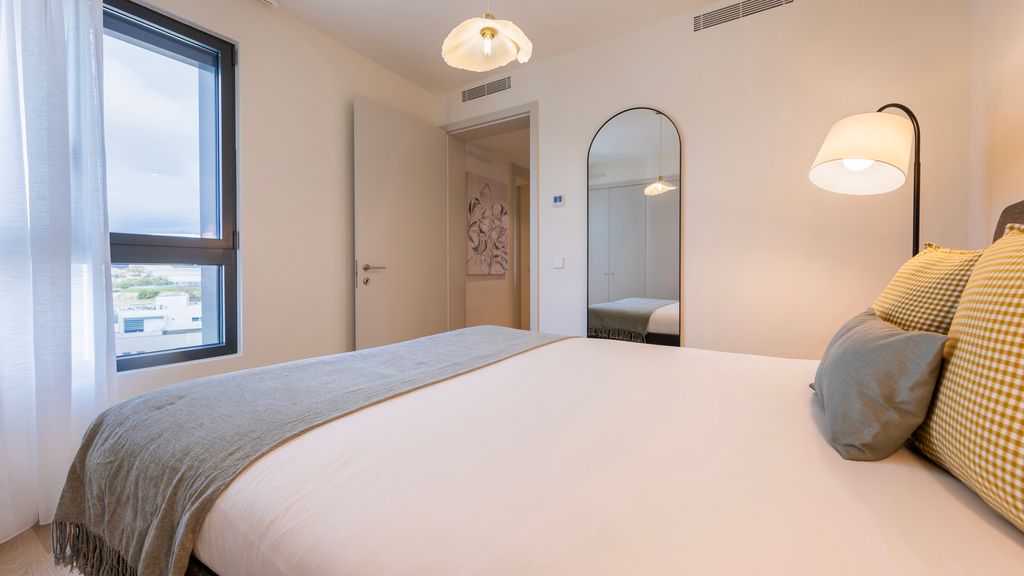 Upscale 1BDR with Pool & Parking by LovelyStay
