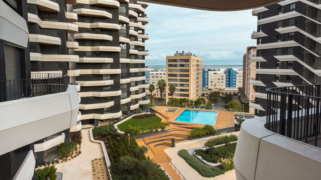 Upscale 1BDR with Pool & Parking by LovelyStay