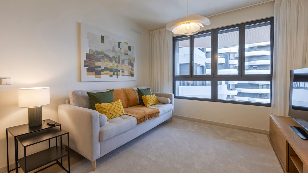 Upscale 1BDR with Pool & Parking by LovelyStay