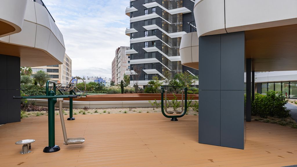 Upscale 1BDR with Pool & Parking by LovelyStay