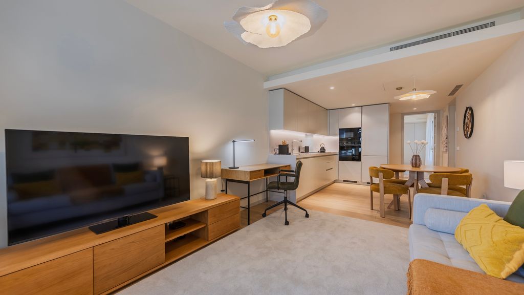 Upscale 1BDR with Pool & Parking by LovelyStay