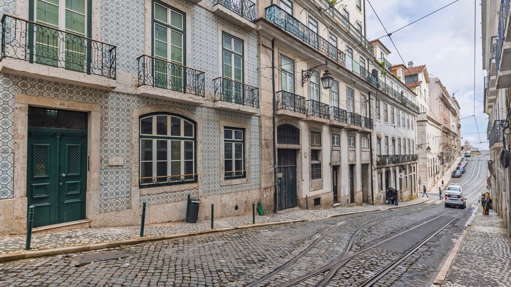 Chiado Aura Apartment by LovelyStay