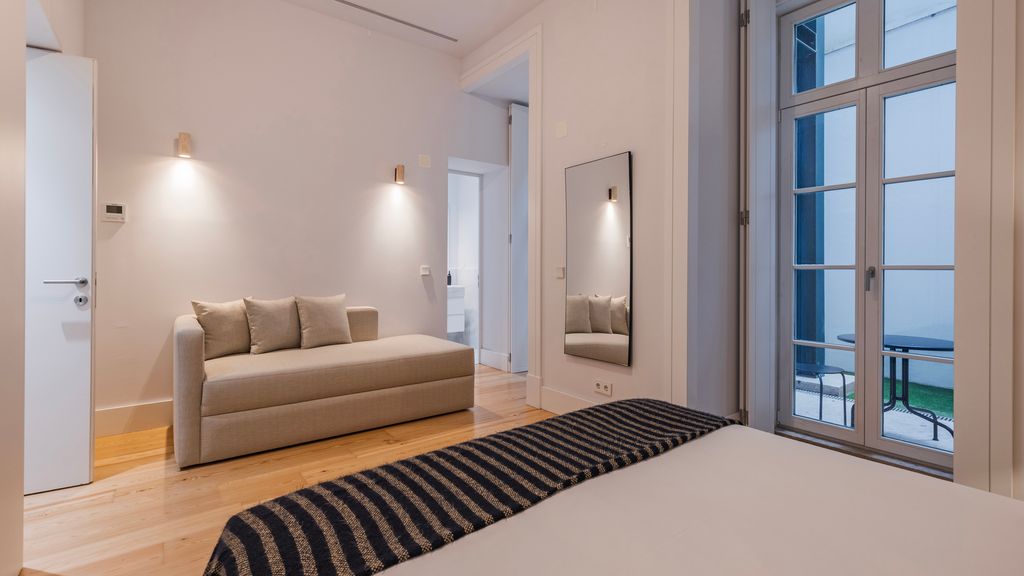 Chiado Aura Apartment by LovelyStay