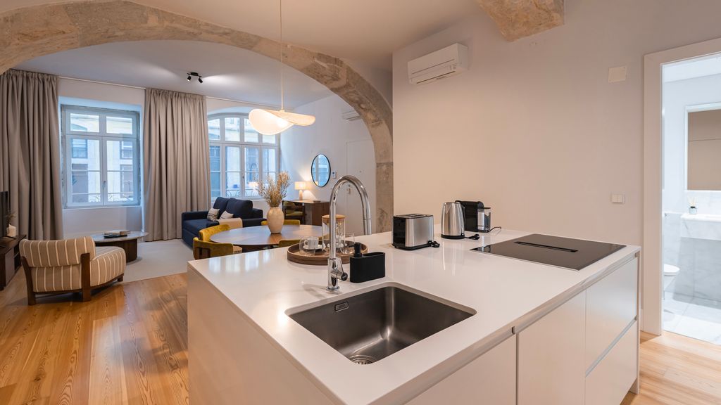 Chiado Aura Apartment by LovelyStay