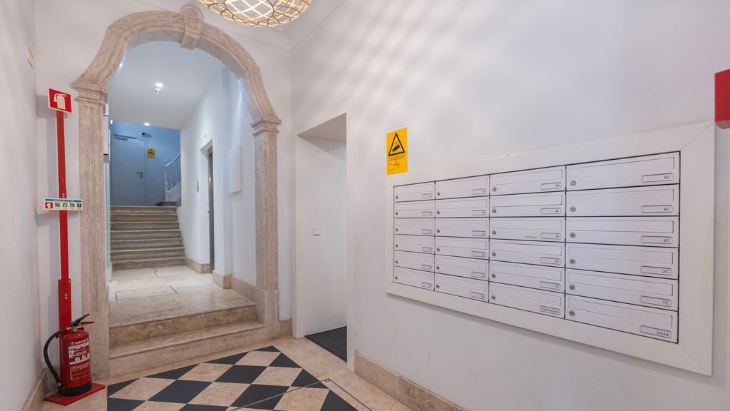 Chiado Aura Apartment by LovelyStay